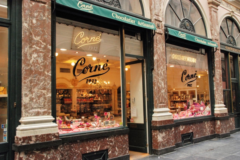 ecommerce-ROUGIERS-min_chocolate_chocolaterie_shop_luxury_chic_gallery_brussels_belgium-558146